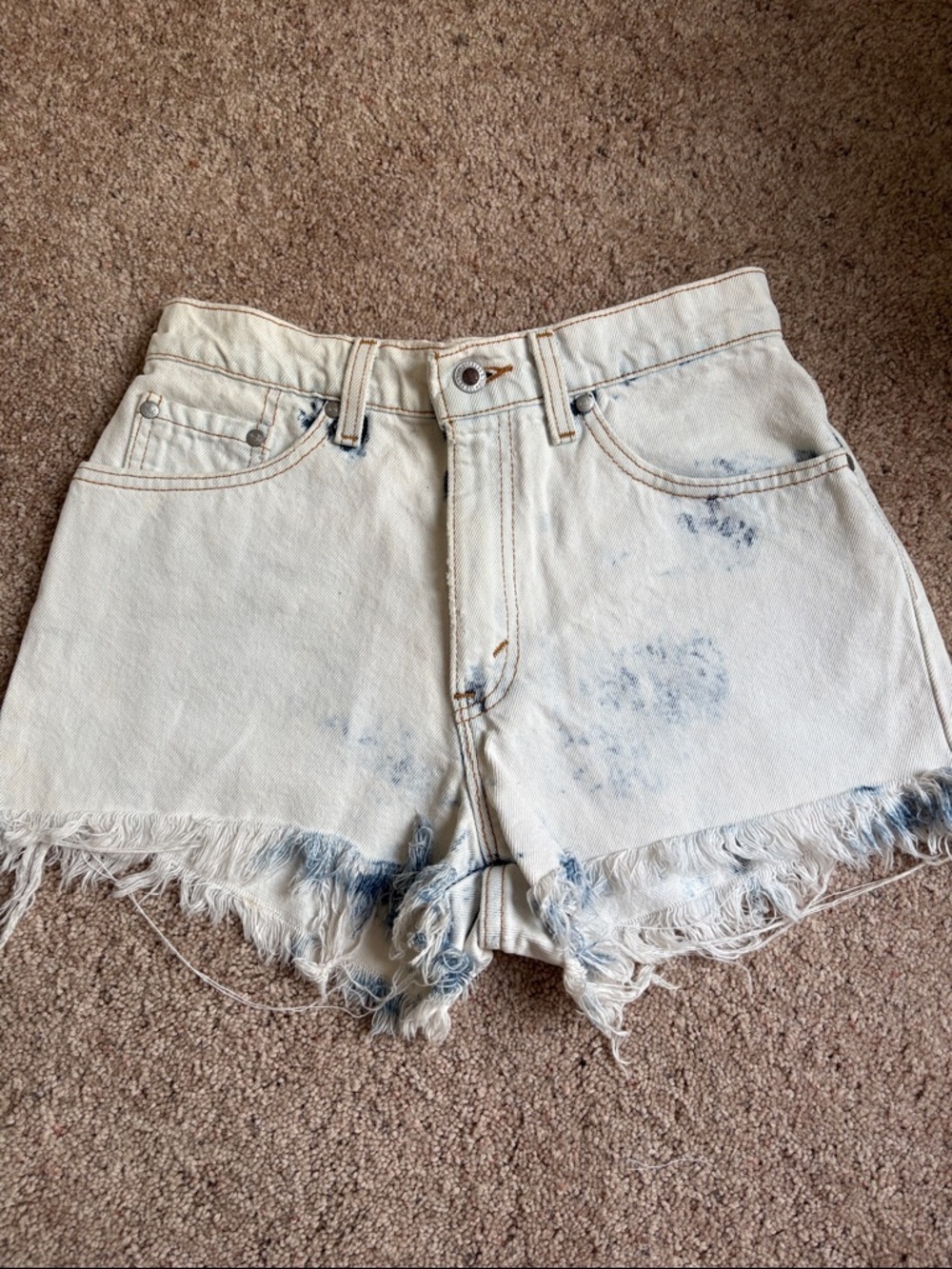 VNTG Levi’s SilverTab “Lean” High Rise Acid Wash Cutoff Shorts - Size 7/8 (27)